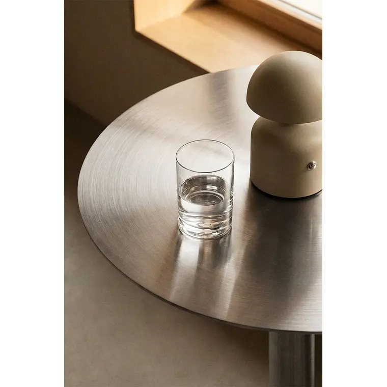 Mesa de comedor Naelara en acero 2