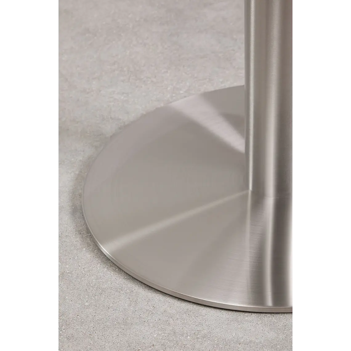 Mesa de comedor Naelara en acero 7