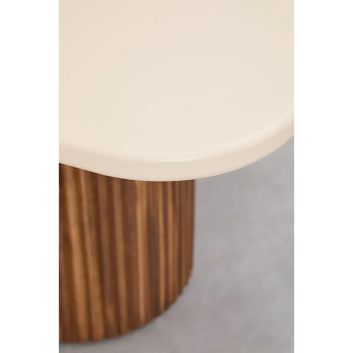 Mesa de comedor rectangular en cemento y madera de acacia 7