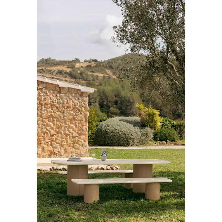 Mesa de jardín rectangular en cemento y madera de acacia Cavina 2