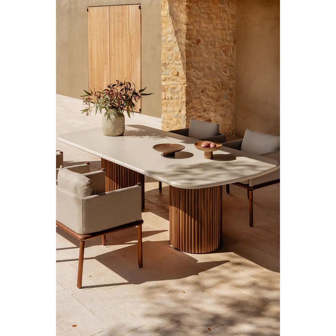 Mesa de jardín rectangular en cemento y madera de acacia Norena 2