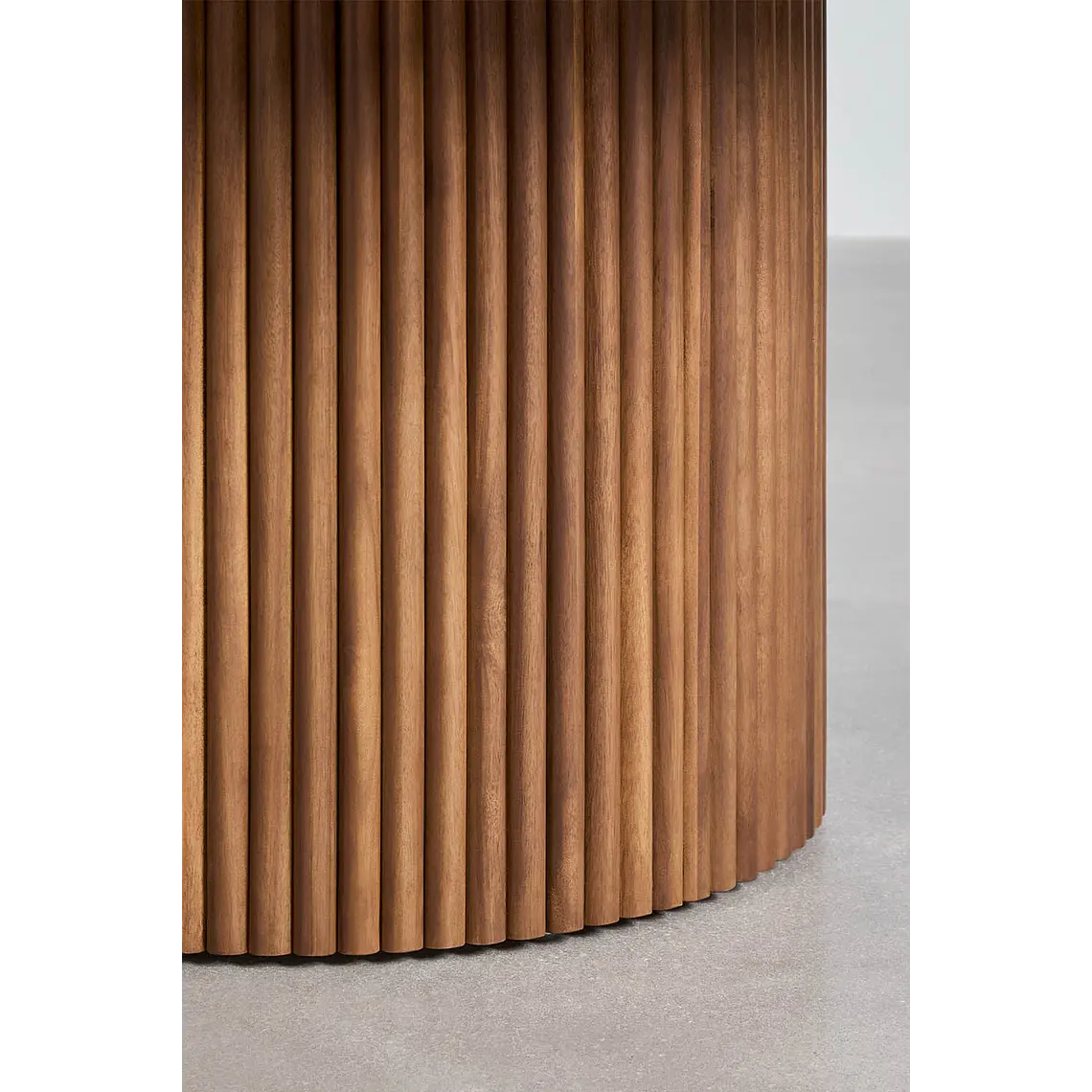Mesa de jardín redonda en cemento y madera de acacia Cerina 4