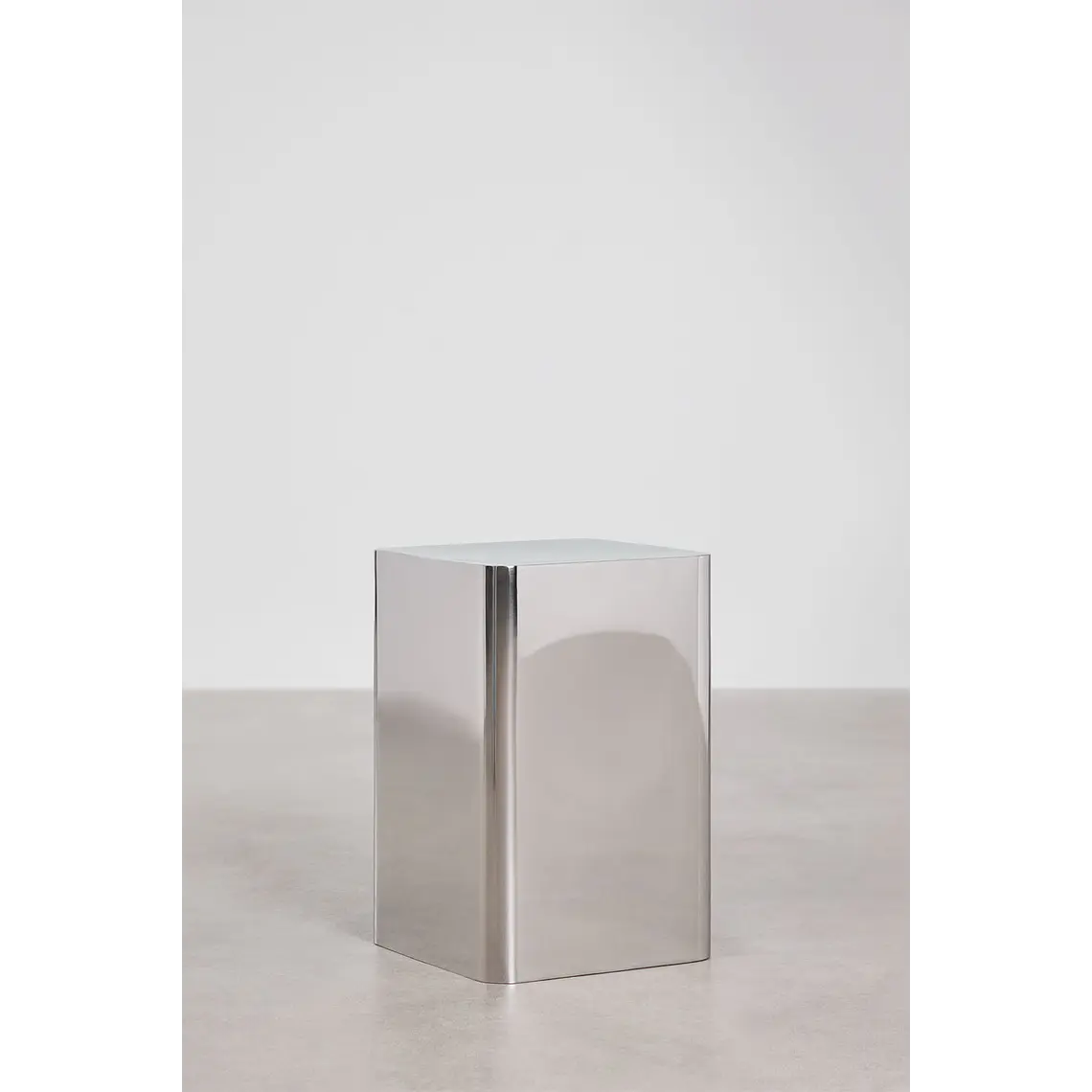 Nerora · Mesa lateral en metal 9