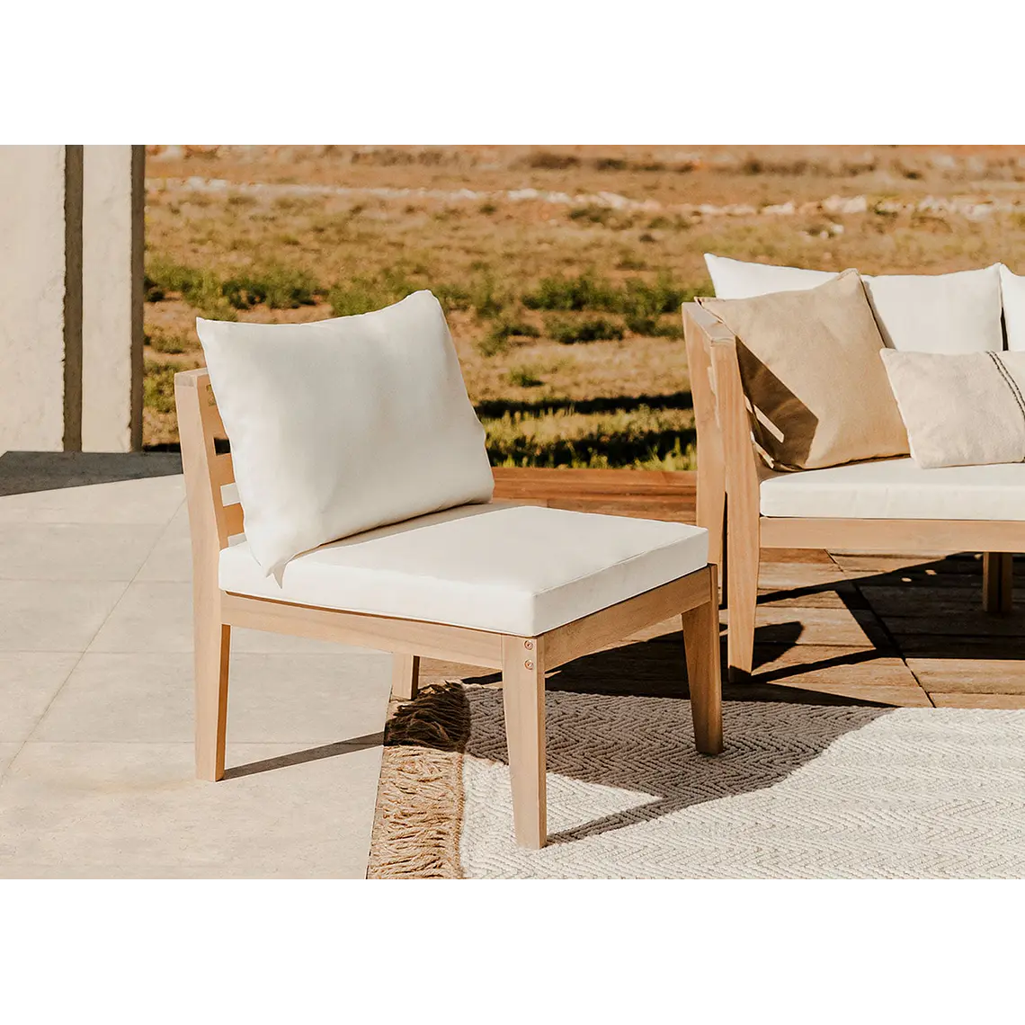 Módulo central para sofá modular de jardín en madera de acacia Cava 1
