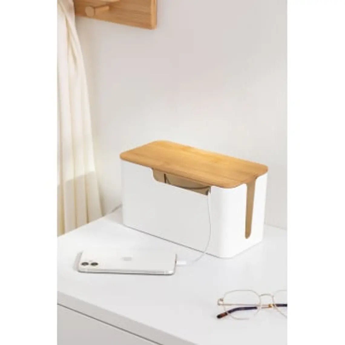 Organizador de cables en polipropileno y madera de bambú 10
