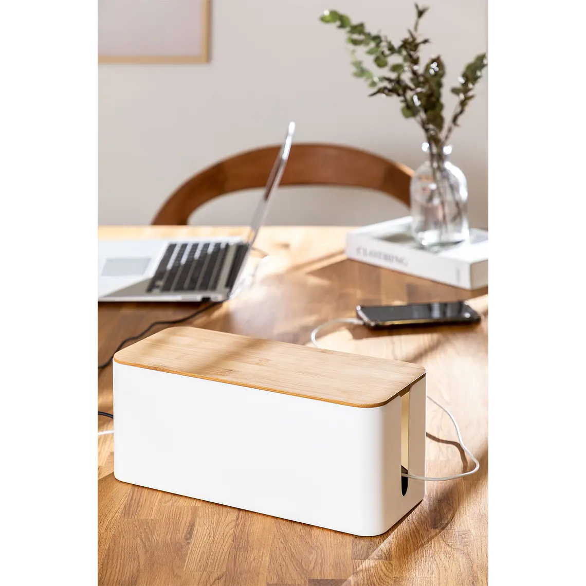 Organizador de cables en polipropileno y madera de bambú 12