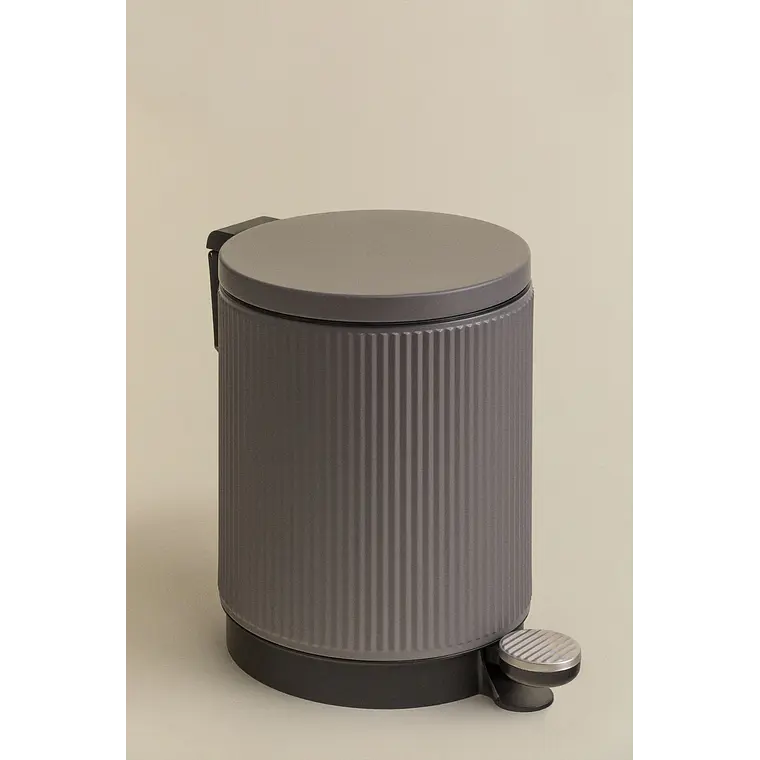 Papelera con pedal 5L 9