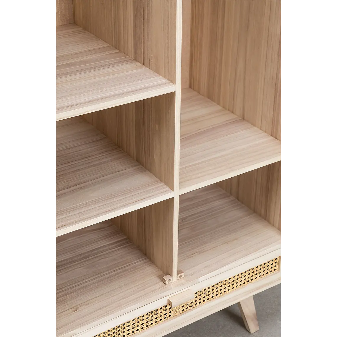 Ropero Aroa en madera 7