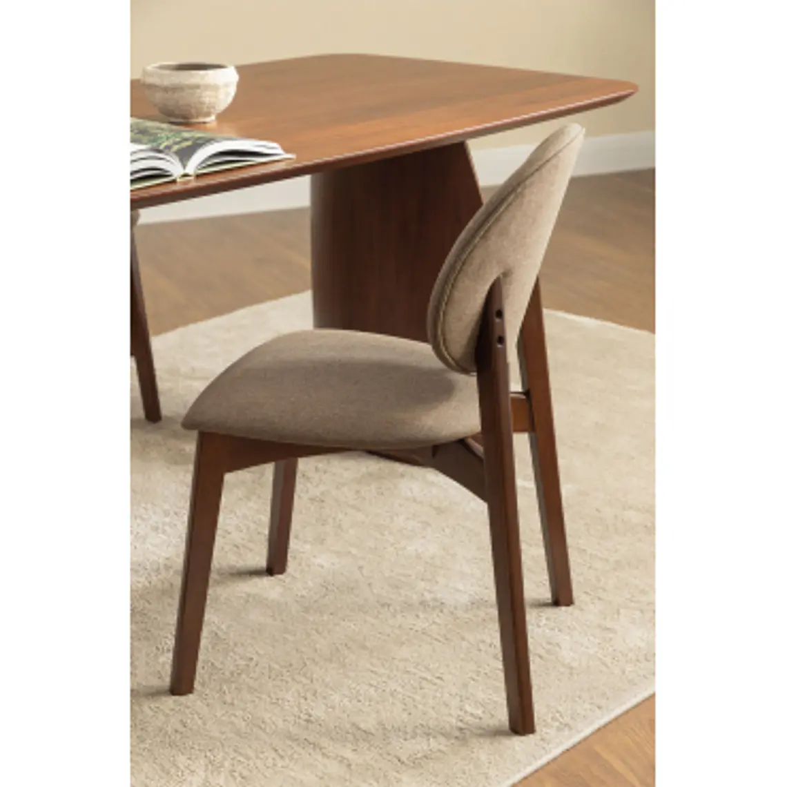Silla de comedor Ivereri en madera 12