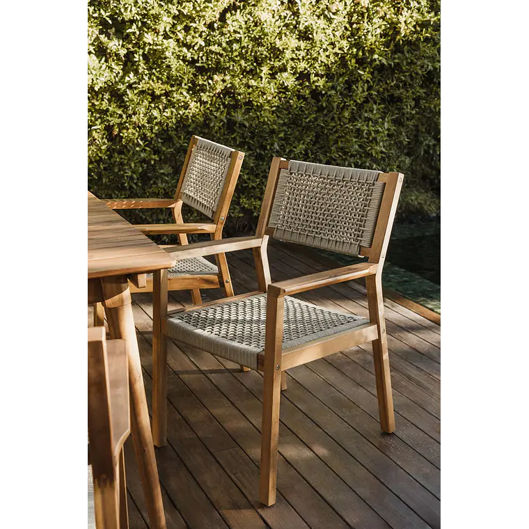 Silla de jardín con reposabrazos en madera de acacia y cuerda trenzada Kela 1
