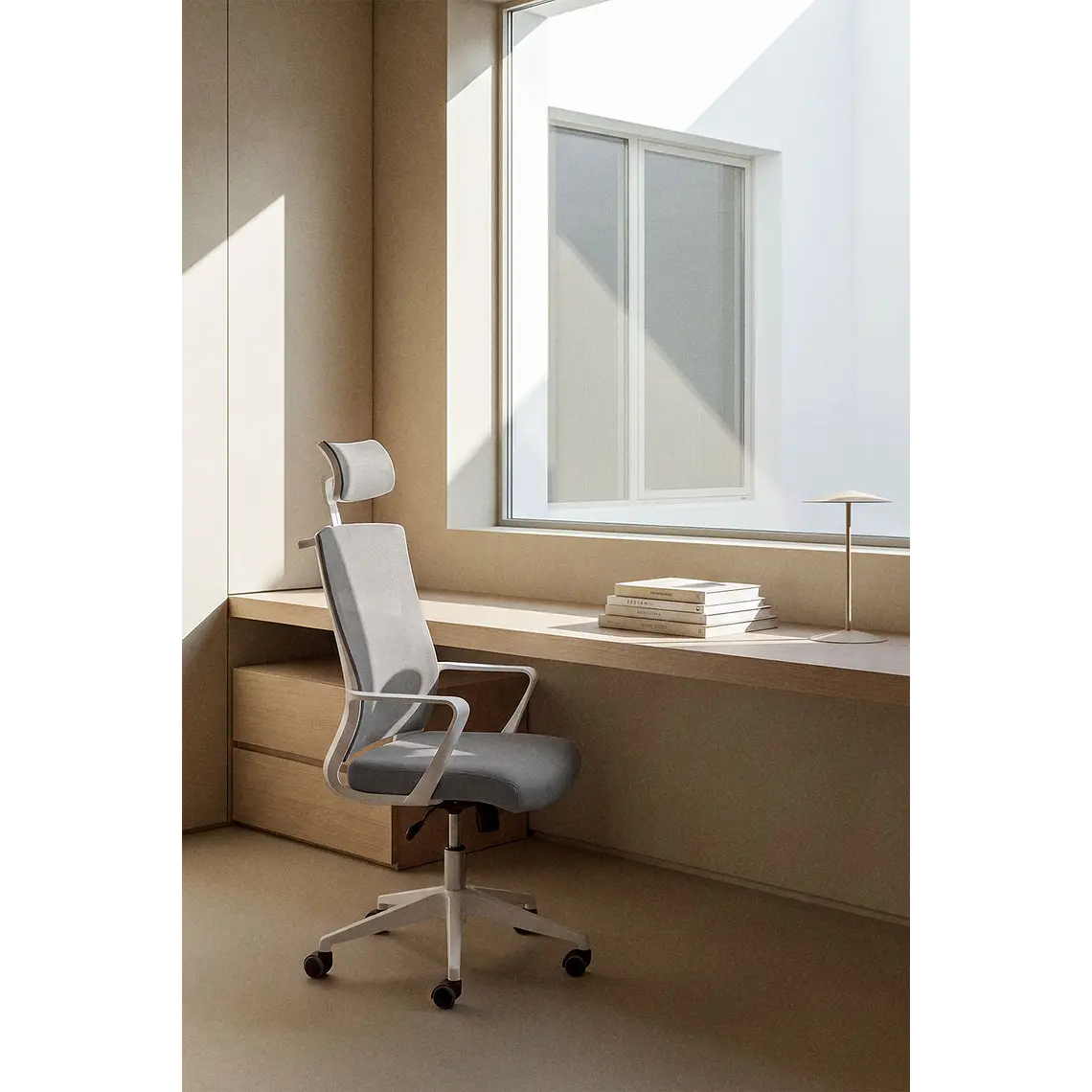 Silla de oficina con ruedas y reposabrazos en polipropileno 2
