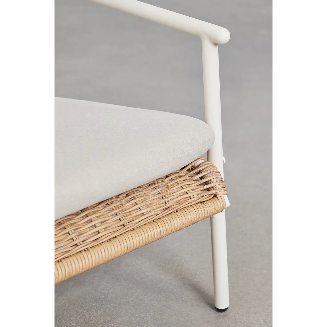 Sillón de jardín con reposabrazos en aluminio y ratán sintético Vareva 4