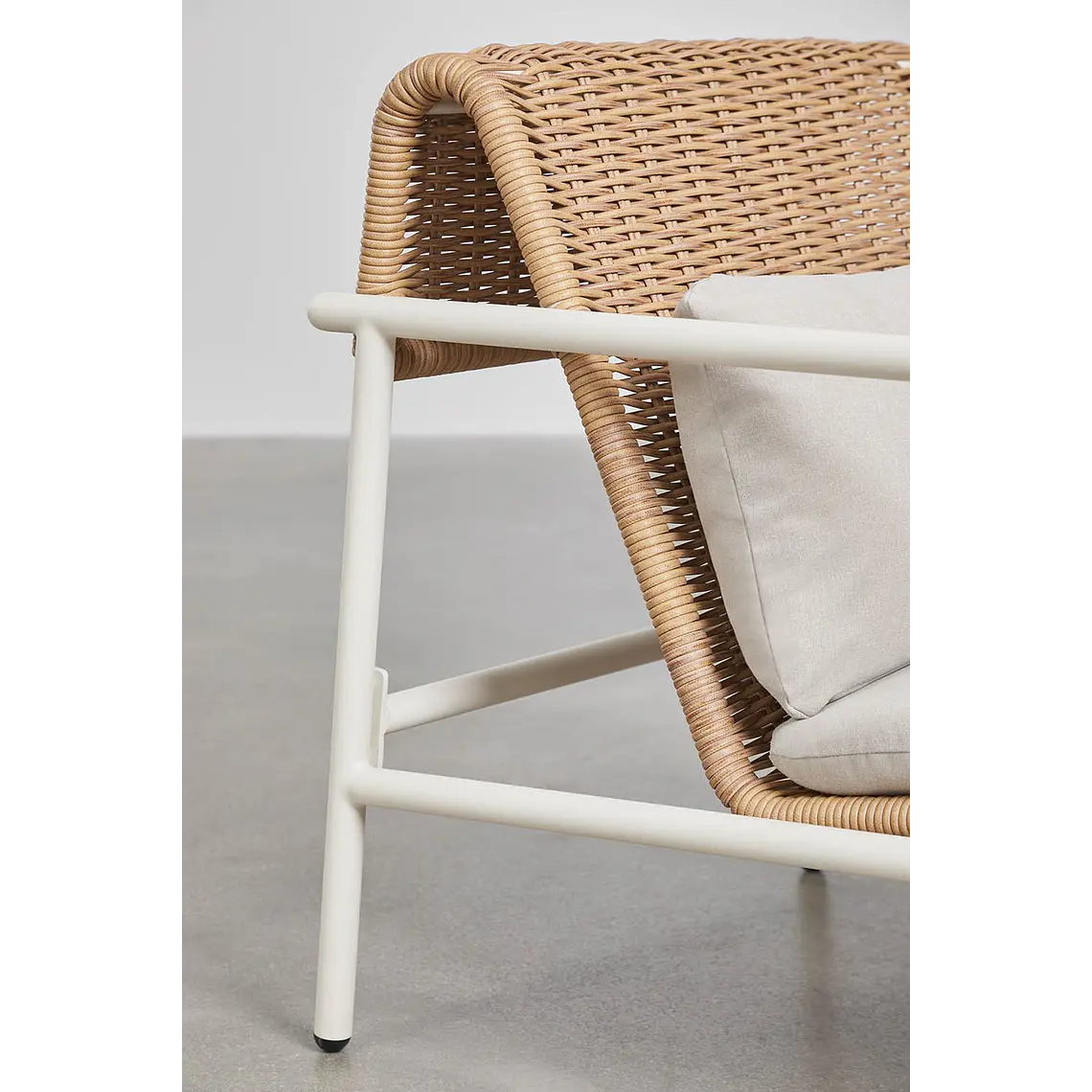 Sillón de jardín con reposabrazos en aluminio y ratán sintético Vareva 7