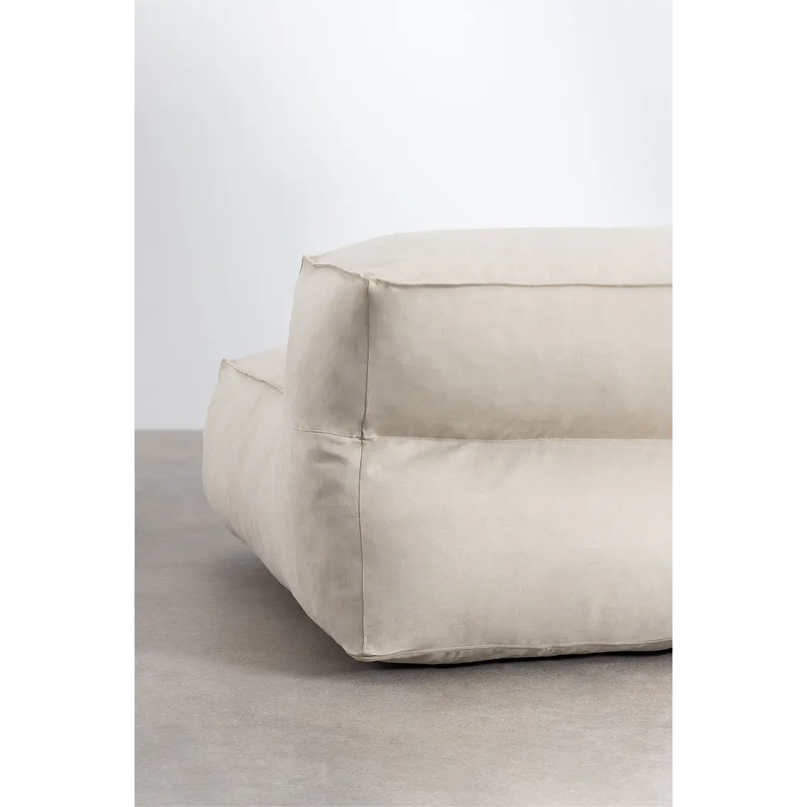 Saara · Sillón tapizado de 105 cm 5