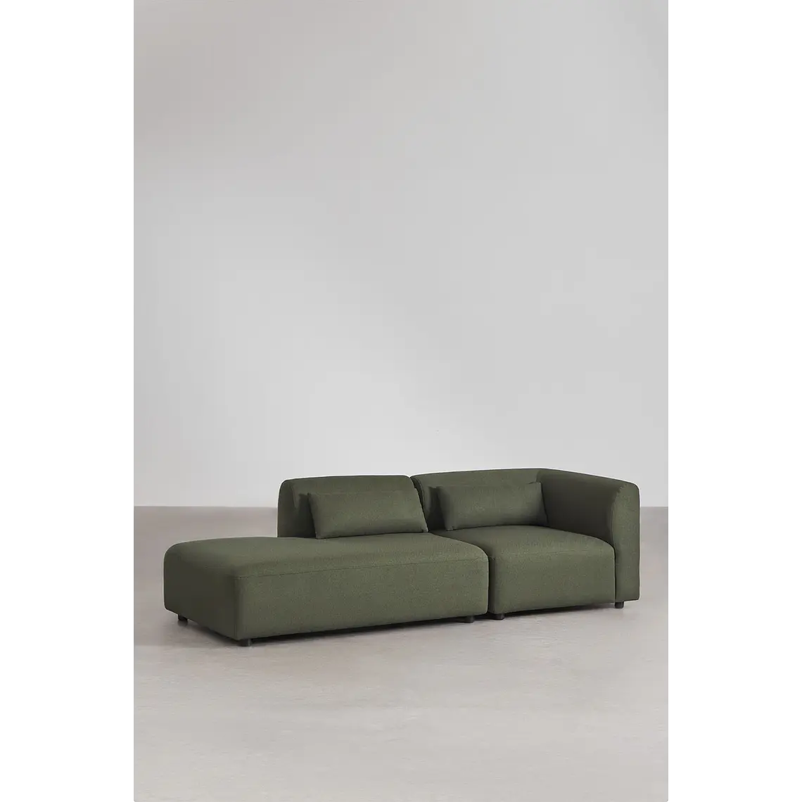 Calara · Sofá tapizado de 242 cm 2