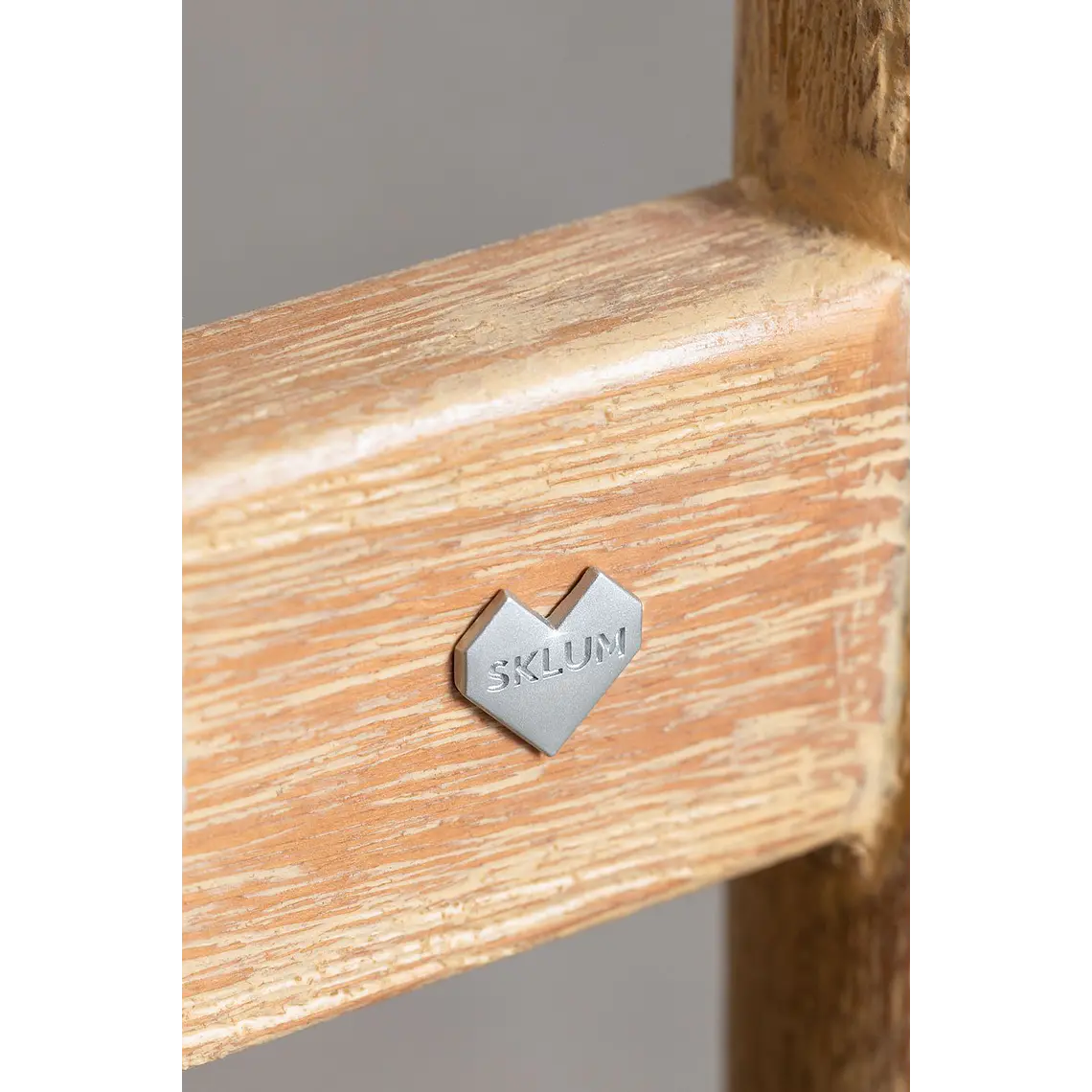 Taburete alto Nivena en madera 6