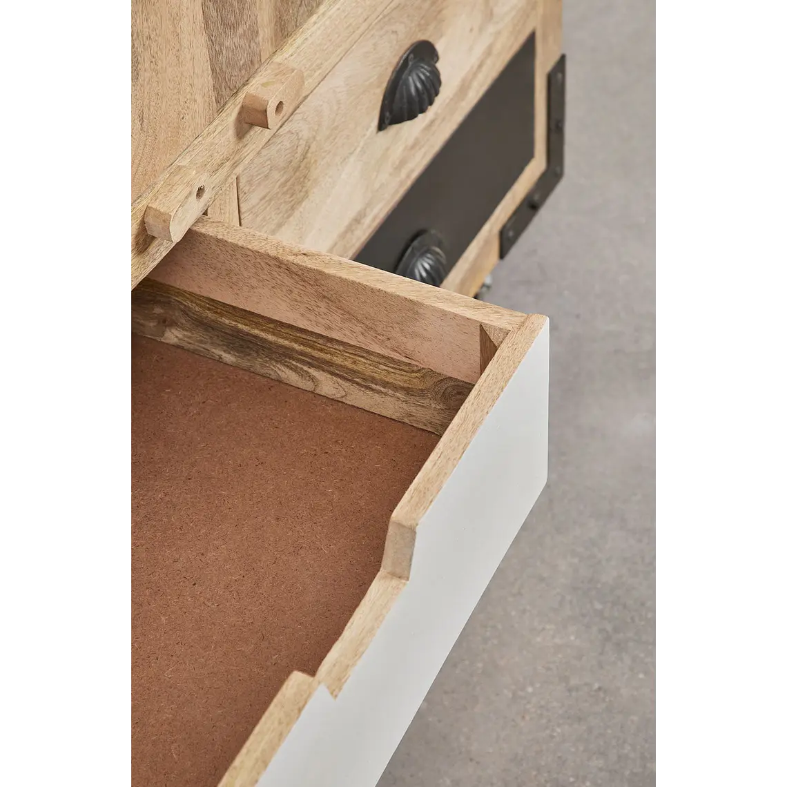 Vitrina Kaelien en madera 8