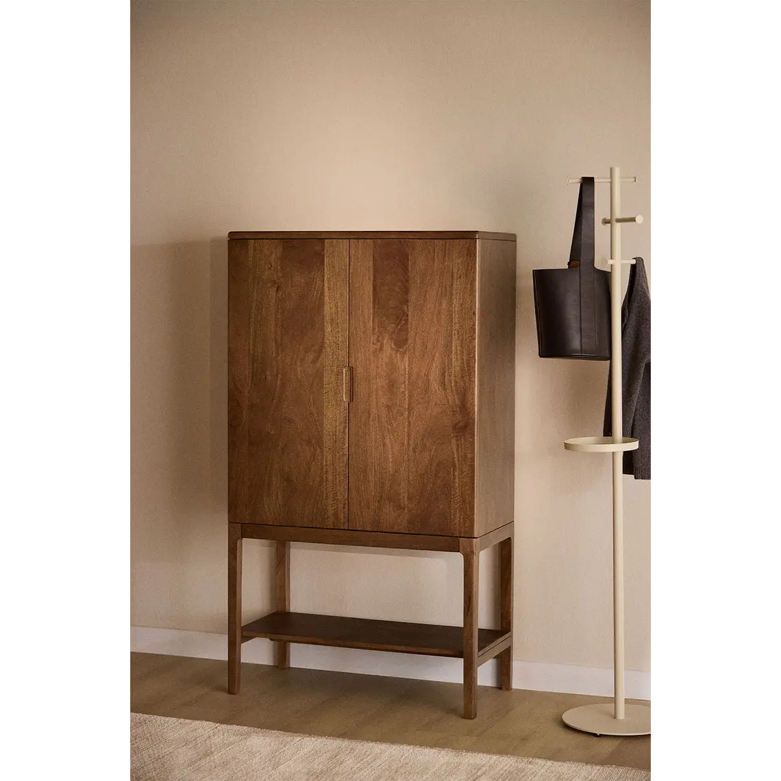 Aparador Phaeira en madera de mango 2
