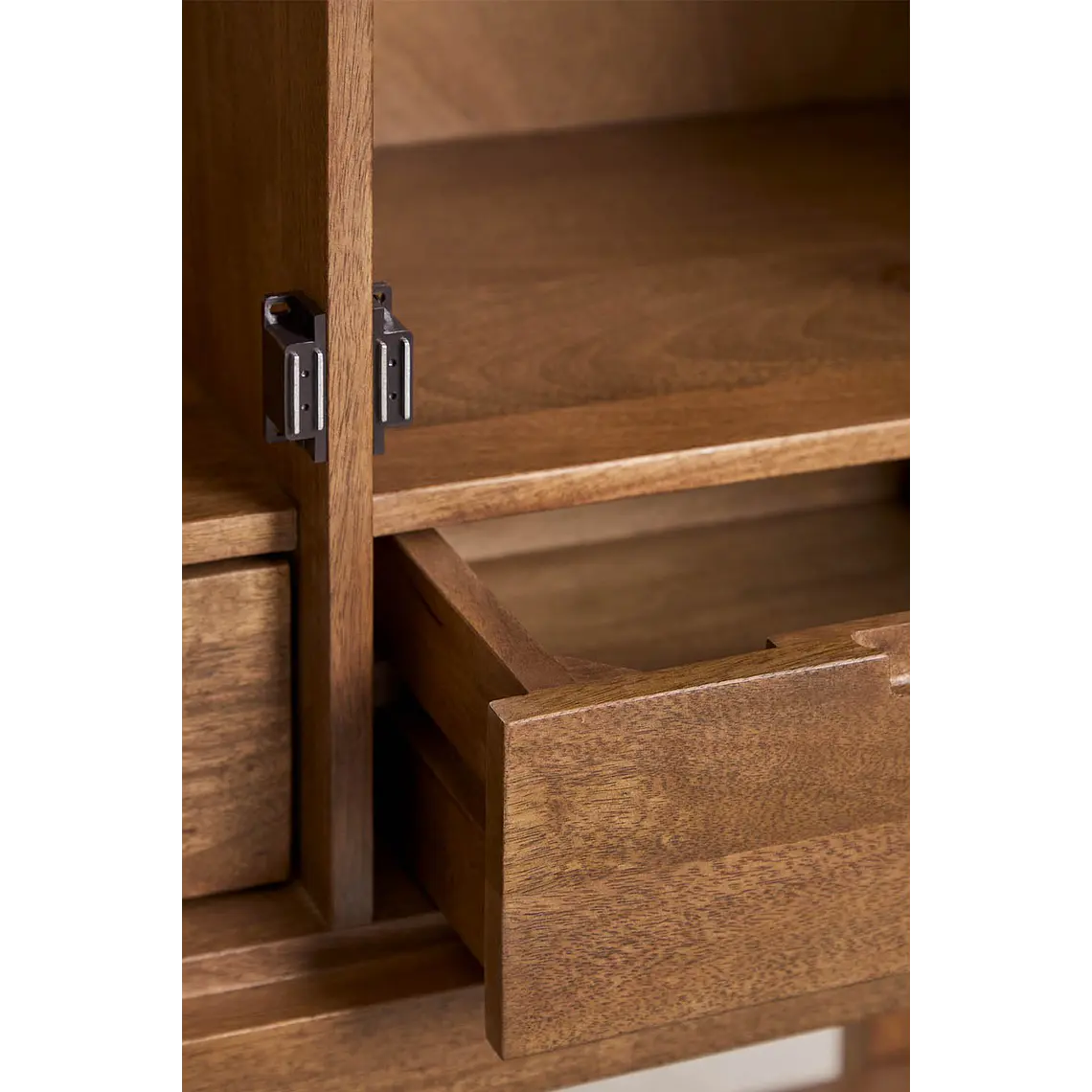 Aparador Phaeira en madera de mango 9