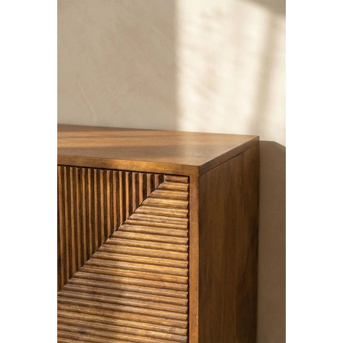 Aparador Ulenia en madera de mango 3