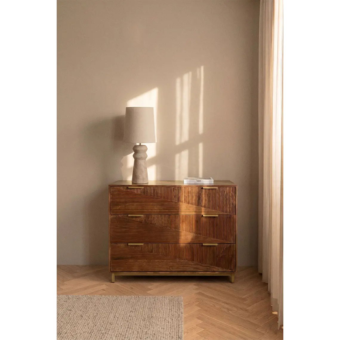 Cómoda Saren 110x40 cm en madera de mango 1