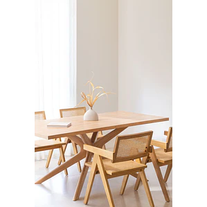 Conjunto de comedor Ilaor en ratán