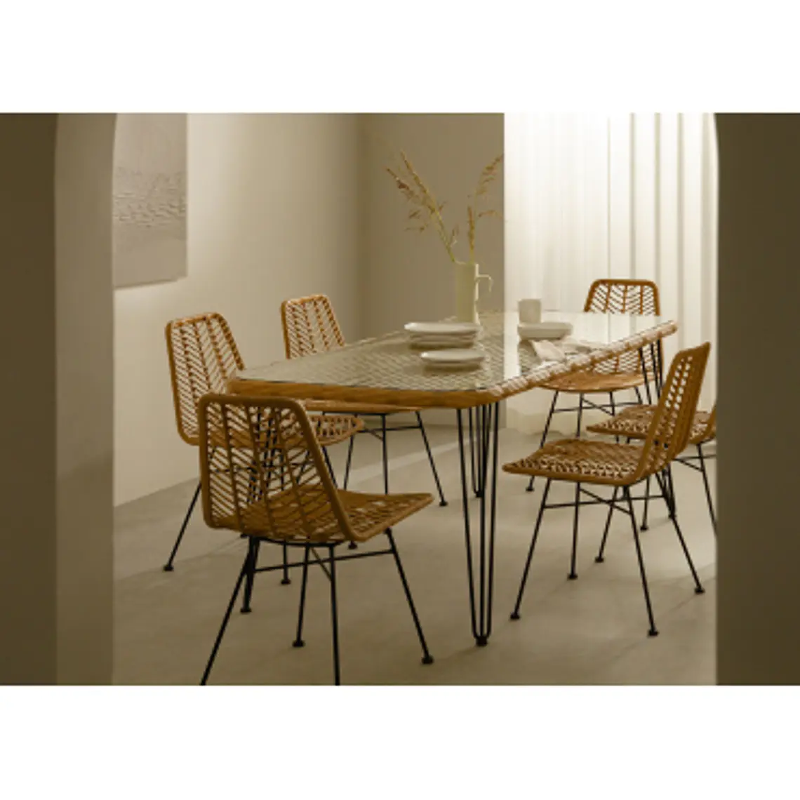 Conjunto de comedor Oriara en ratán 13