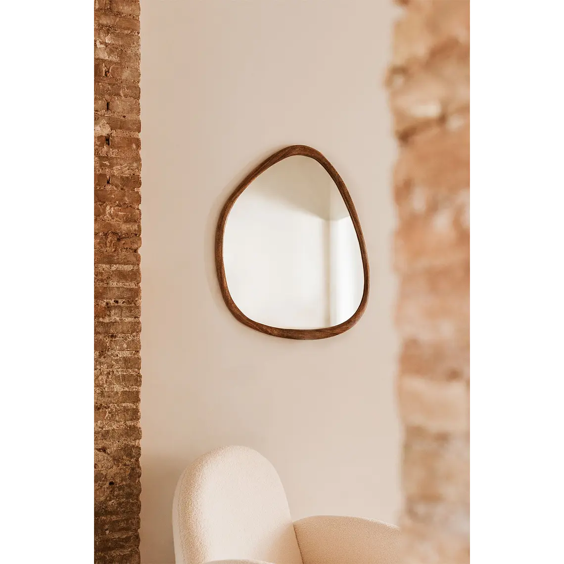 Espejo de dormitorio Oline 85x70 cm en madera de mango 1