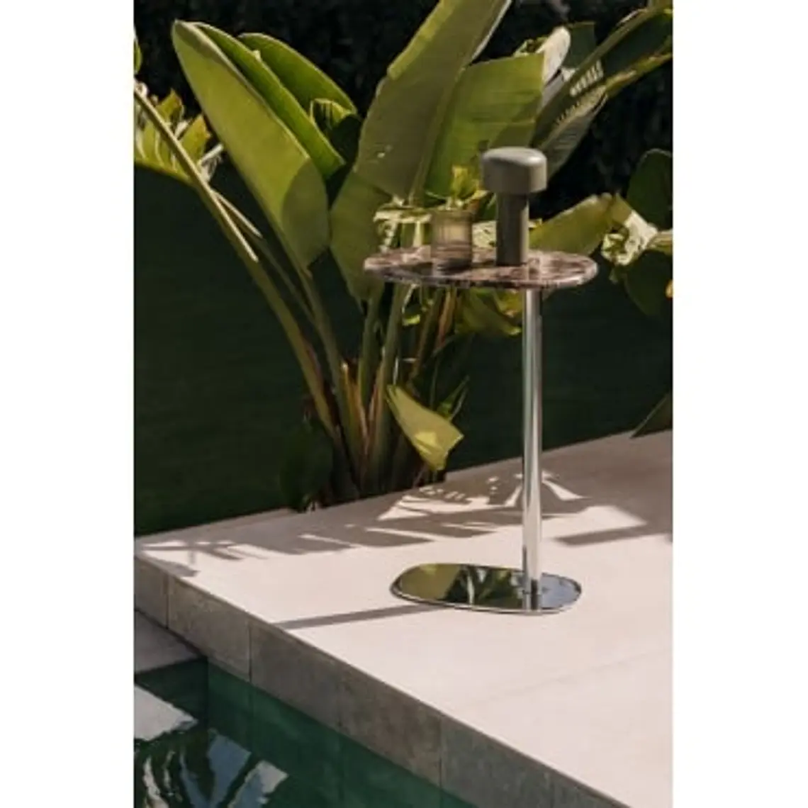 Mesa auxiliar para jardín ovalada 45x25 cm en acero inoxidable y mármol Lenira 10