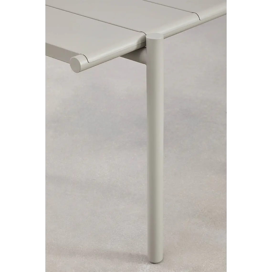 Mesa de comedor Ilaen en acero 7