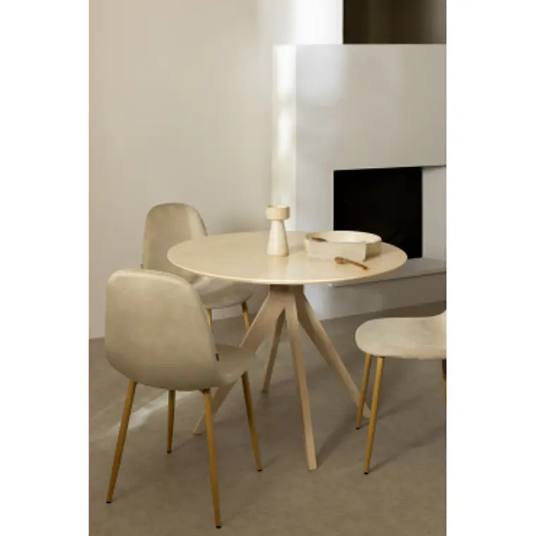 Mesa de comedor Jaelara en madera 11