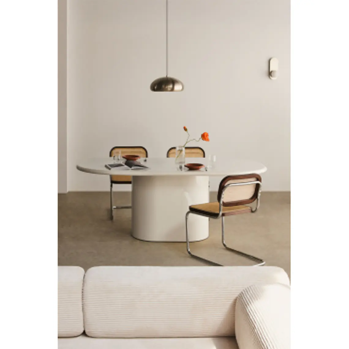 Mesa de comedor Kaelora en MDF 10