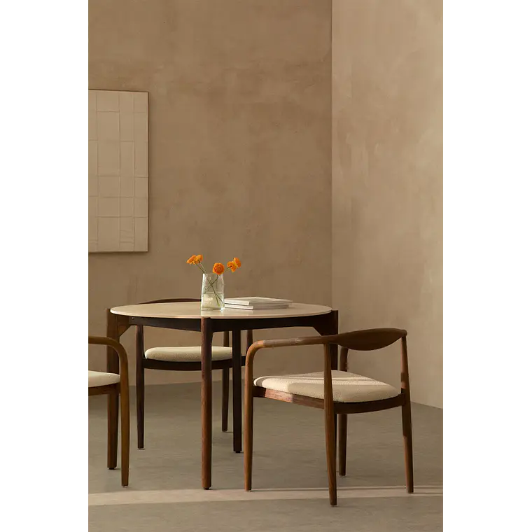Mesa de comedor Orelira en acabado cemento 1