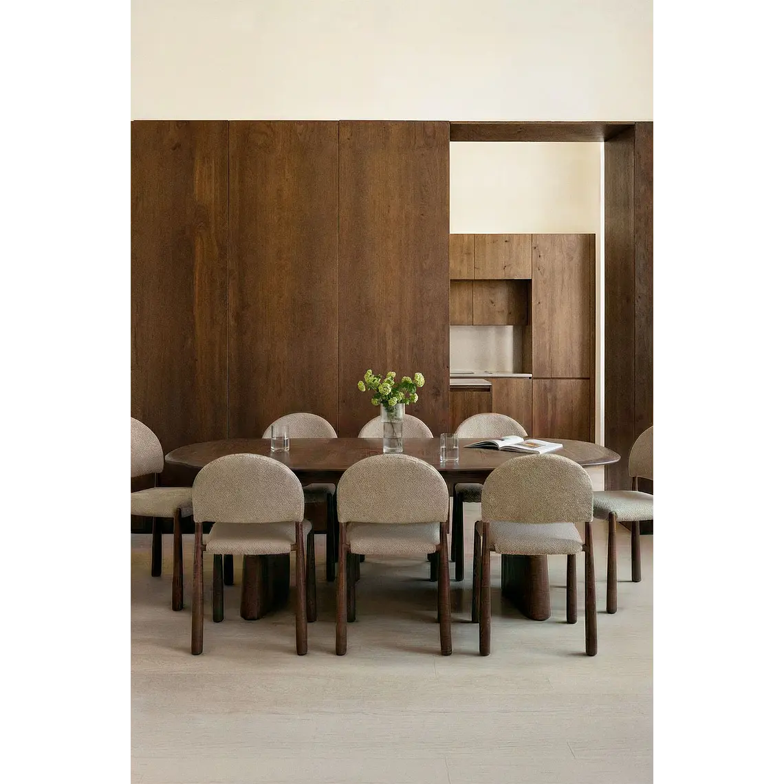 Mesa de comedor ovalada extensible en MDF y chapa de fresno 14