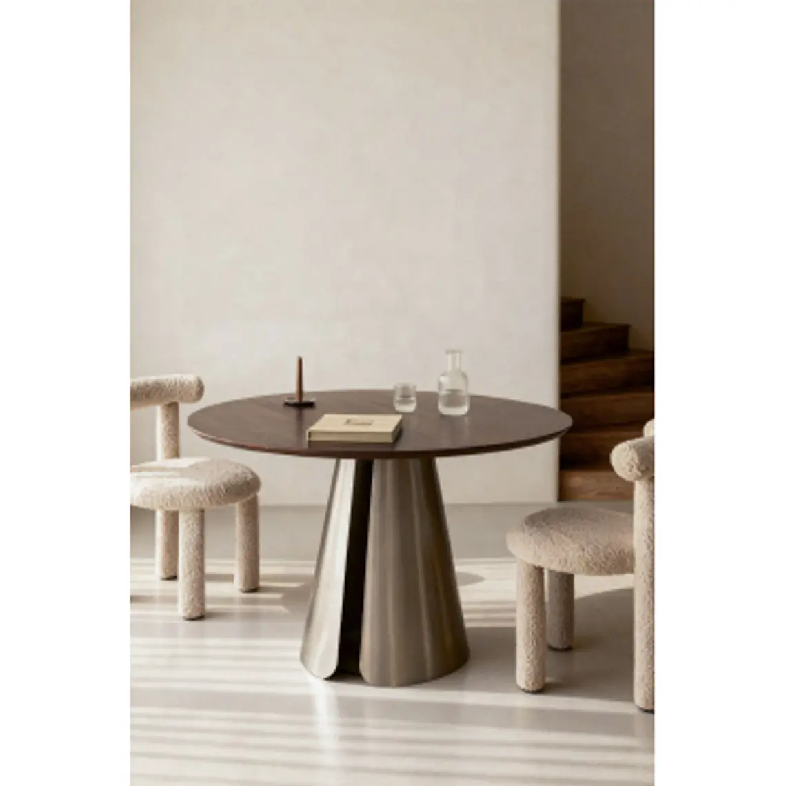Mesa de comedor Phaeeva en acero 13