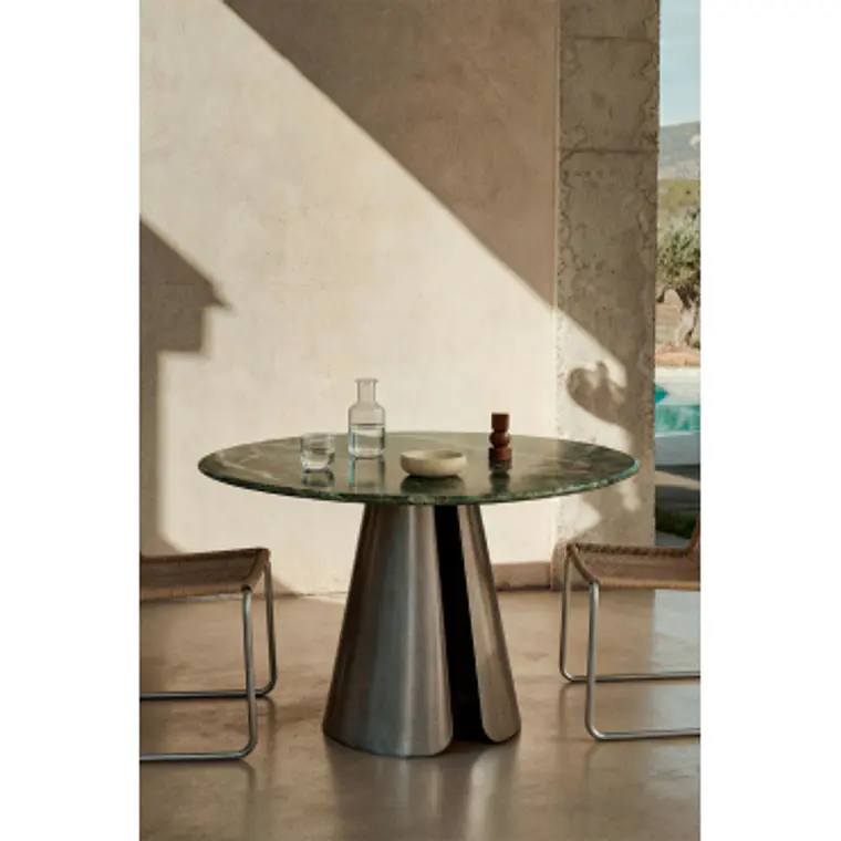 Mesa de comedor Phaeeva en acero 14