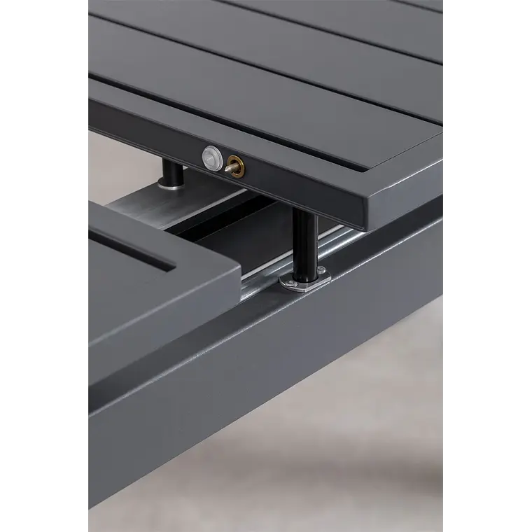 Mesa de comedor Saelora en aluminio 4