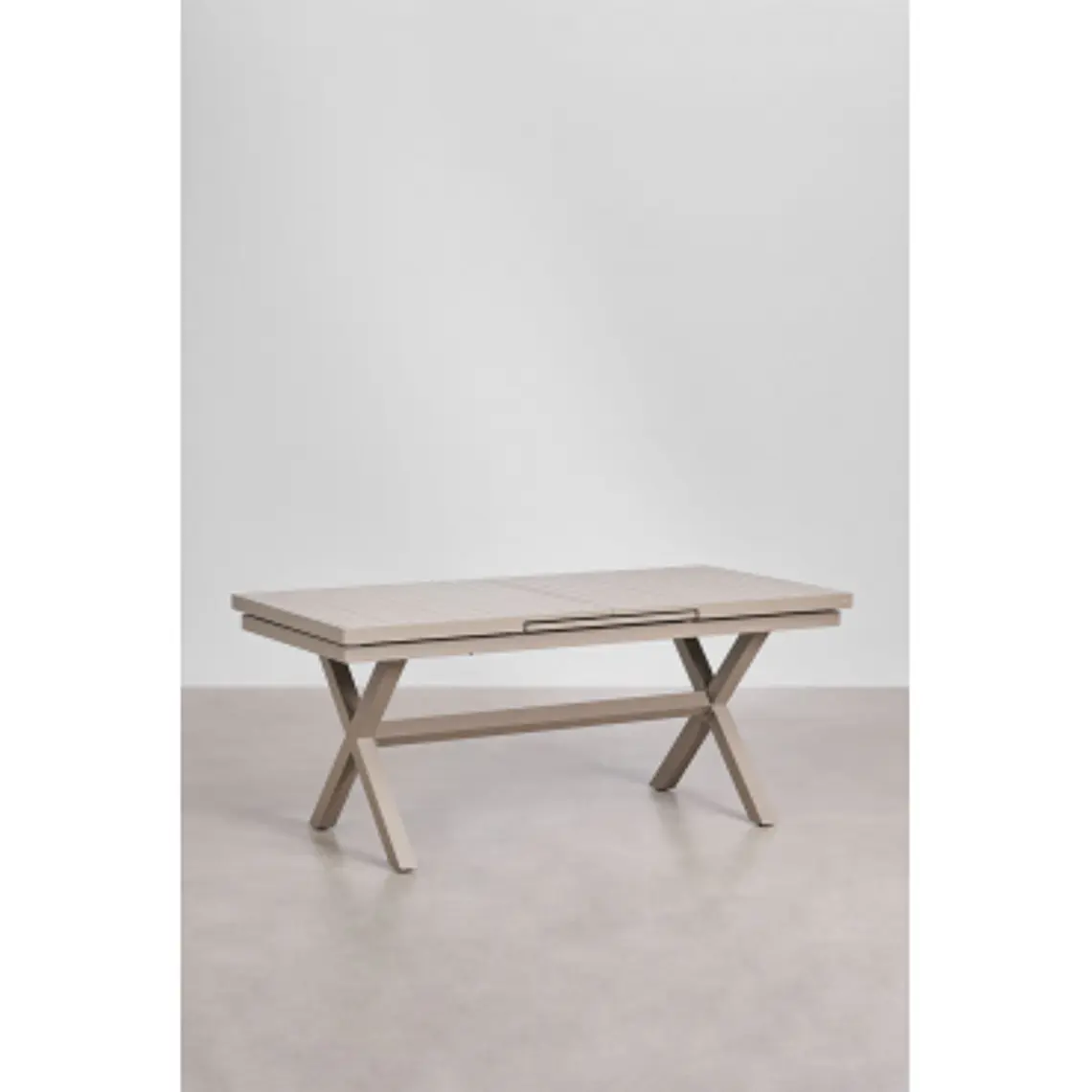 Mesa de comedor Saelora en aluminio 17