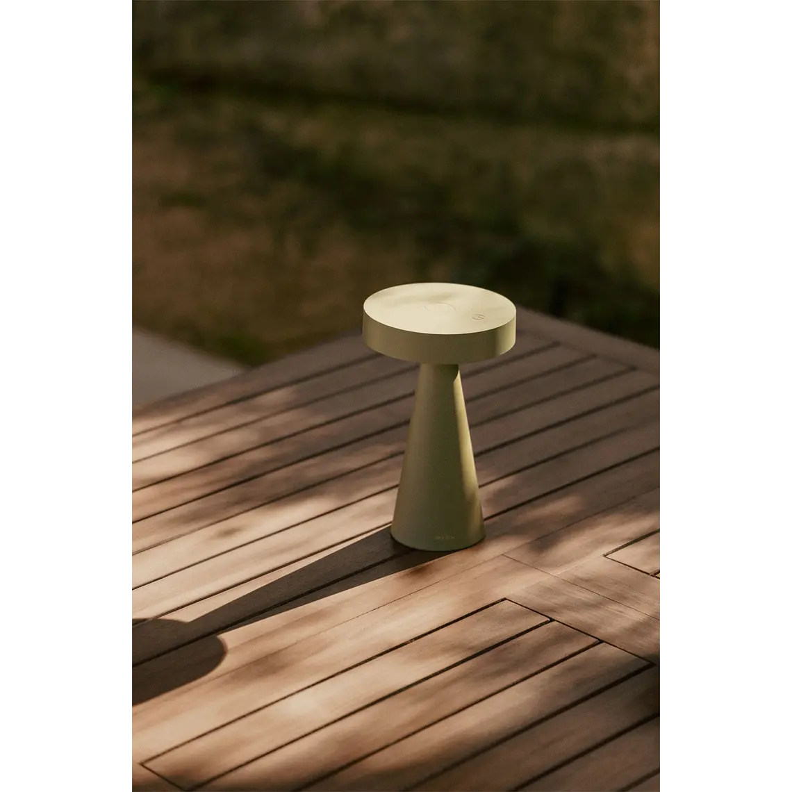 Mesa de jardín 100-160x100 cm extensible en madera de acacia Nereva 4
