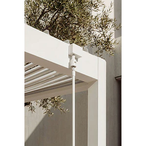 Pérgola bioclimática de aluminio con lamas Kelina