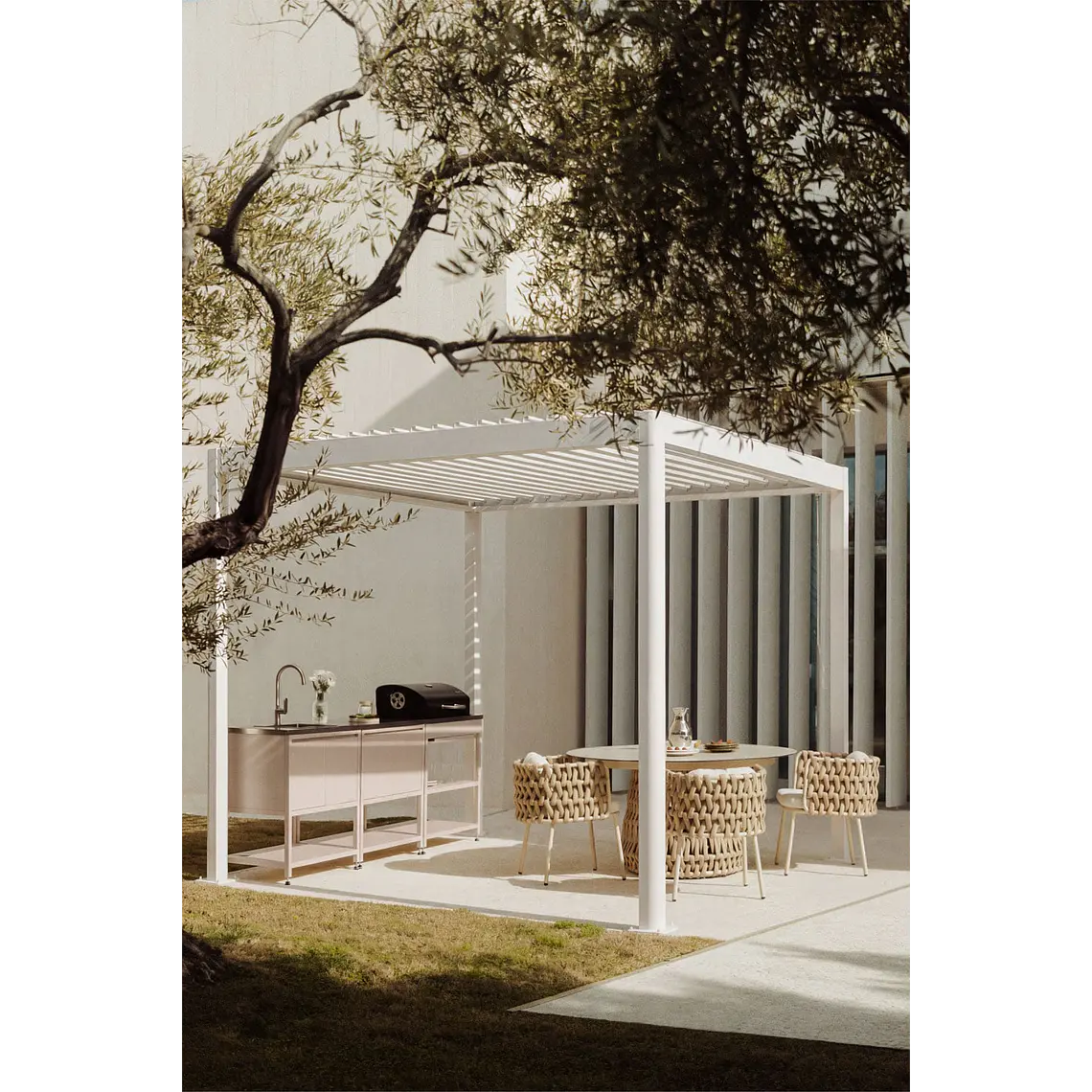 Pérgola bioclimática de aluminio con lamas Kelina 15