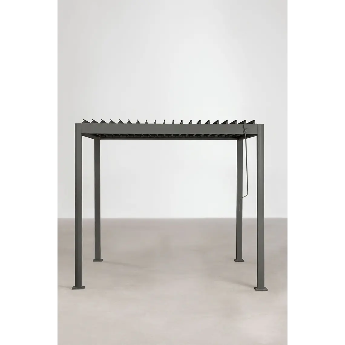 Pérgola bioclimática de aluminio con lamas y paneles laterales Liorina 3