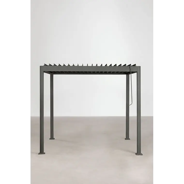 Pérgola bioclimática de aluminio con lamas y paneles laterales Liorina 3