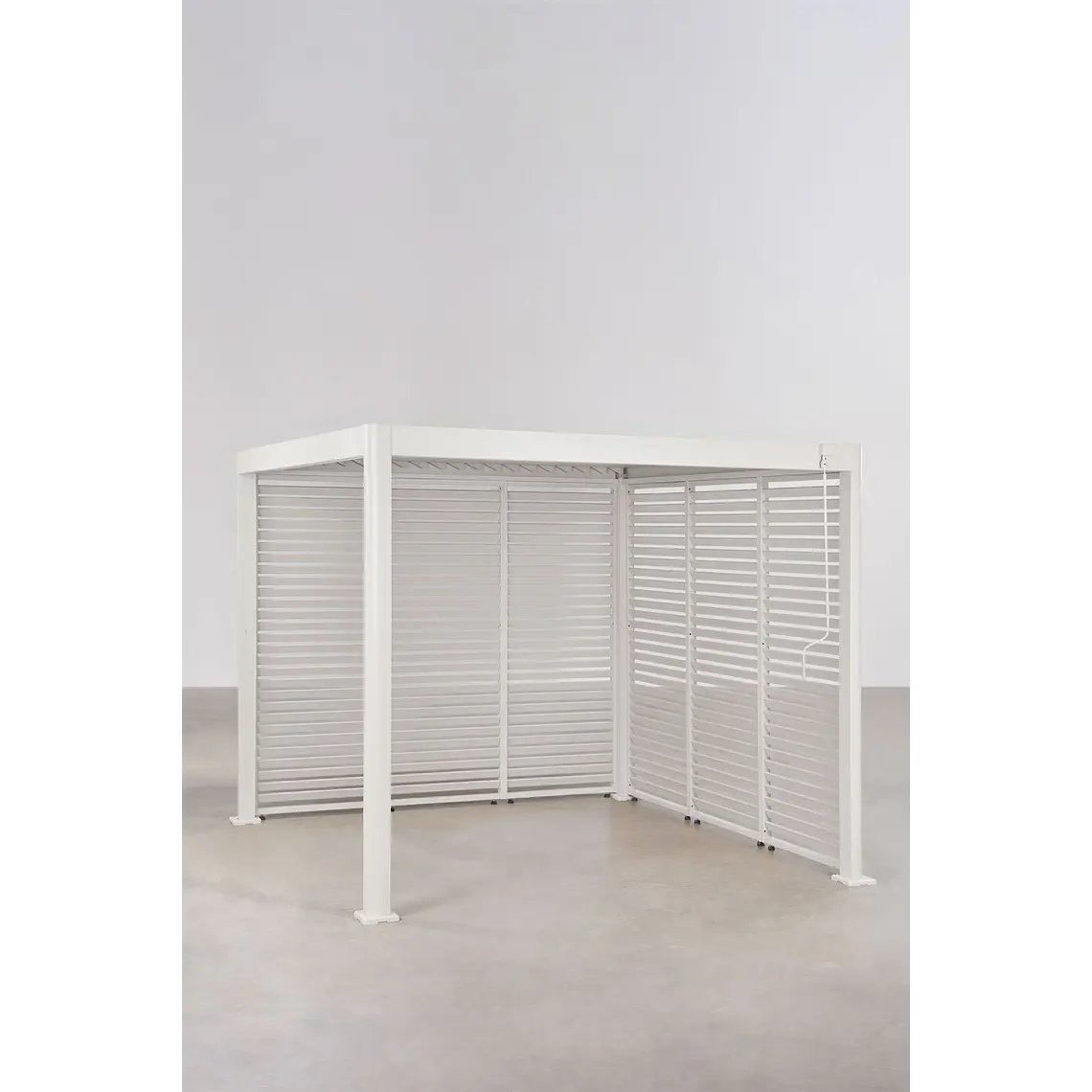 Pérgola bioclimática de aluminio con lamas y paneles laterales Liorina 14