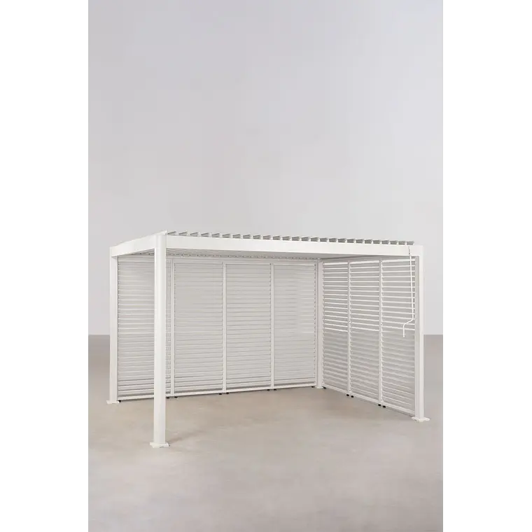 Pérgola bioclimática de aluminio con lamas y paneles laterales Liorina 18