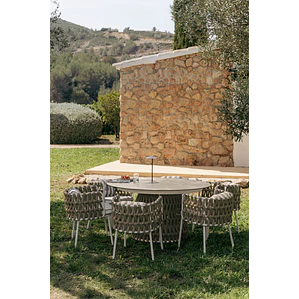Set de mesa redonda Ø140 cm en cerámica y 6 sillas de jardín con reposabrazos en aluminio y cuerda trenzada Dunora