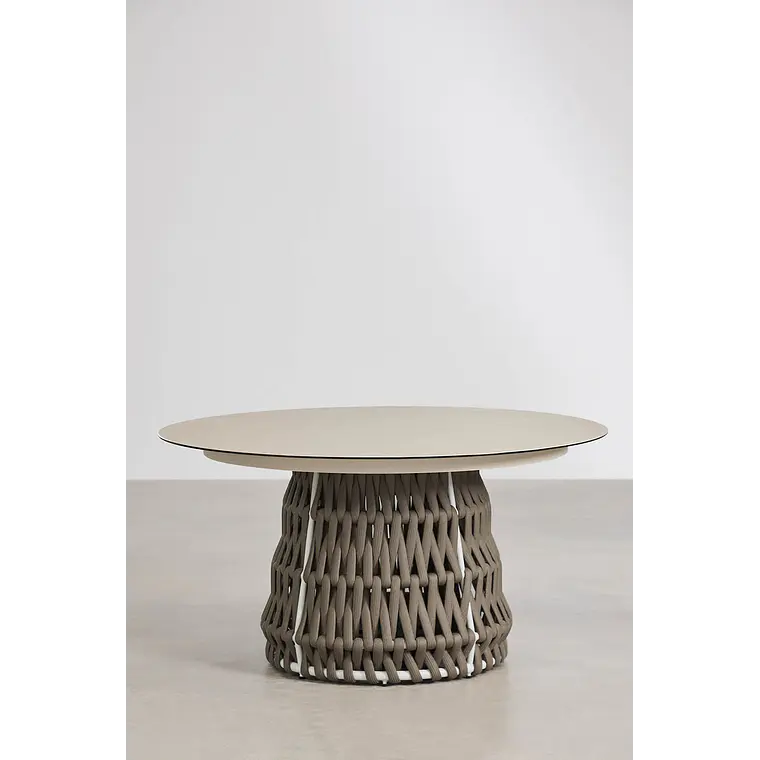 Set de mesa redonda Ø140 cm en cerámica y 6 sillas de jardín con reposabrazos en aluminio y cuerda trenzada Dunora 5