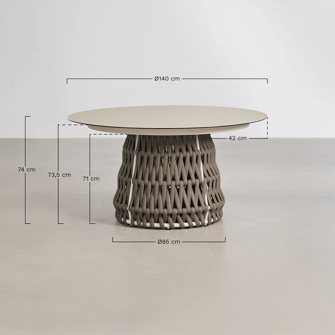 Set de mesa redonda Ø140 cm en cerámica y 6 sillas de jardín con reposabrazos en aluminio y cuerda trenzada Dunora 12