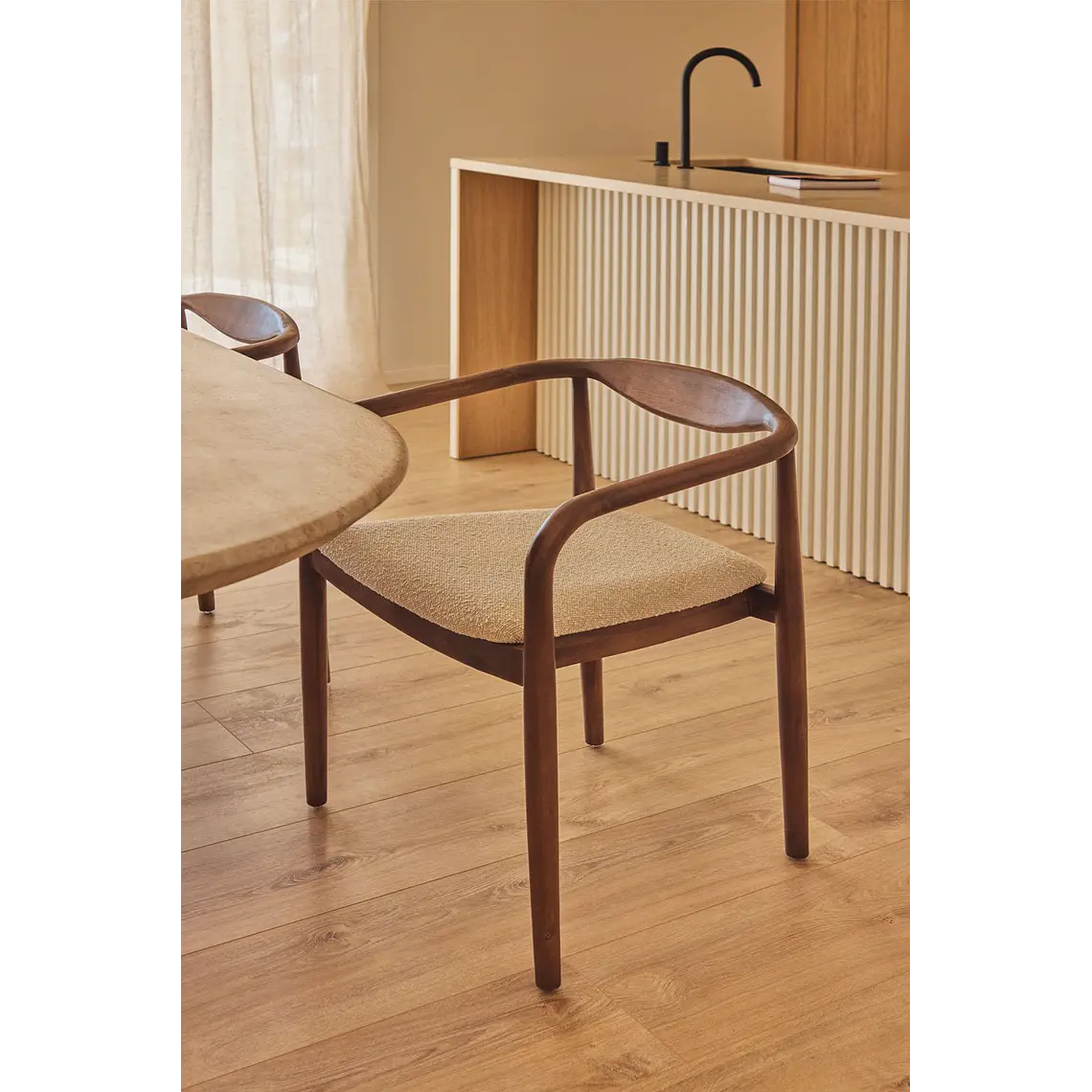 Silla de comedor Elaeri en madera de acacia 2