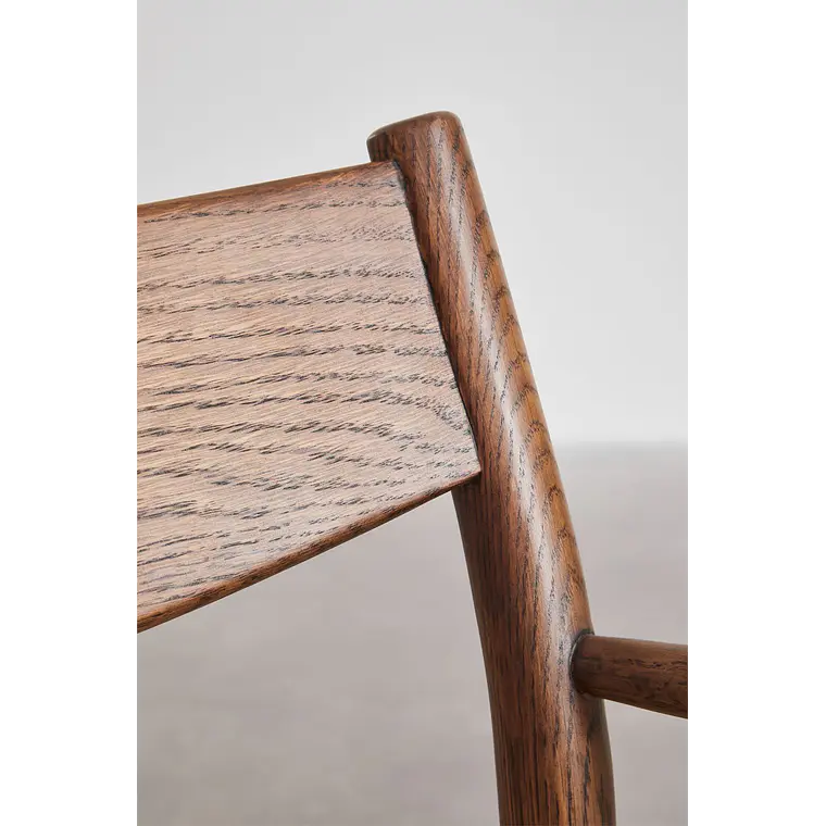 Silla de comedor Lioira en madera de roble 7